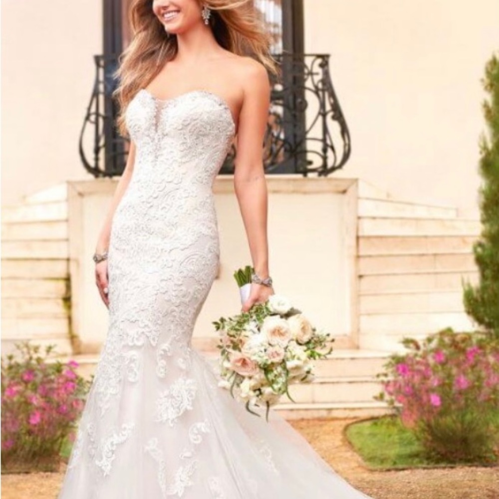 Stella York Wedding Dress. Style 6502.